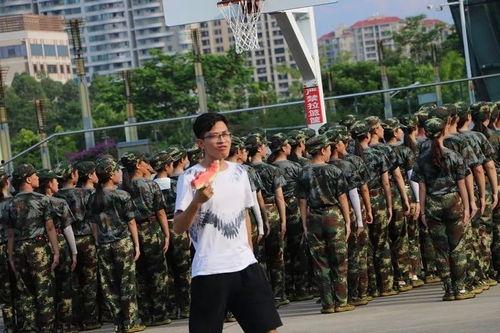 师兄师姐军训吃瓜,师兄师姐的酸甜苦辣回忆录